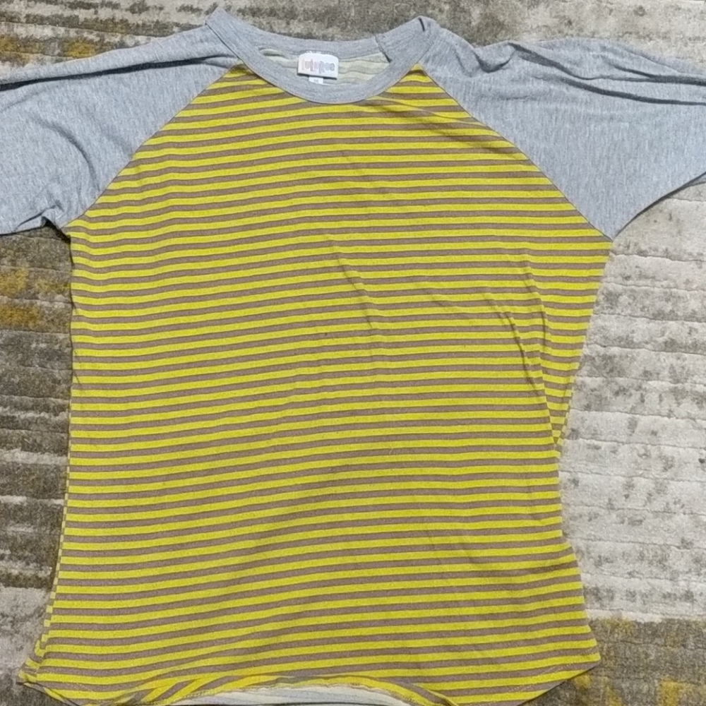 Mid length sleeve Lularoe shirt